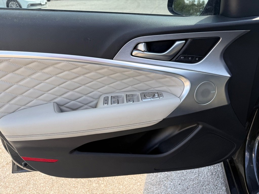 Used 2019 Genesis G70 2.0T Advanced w/ Prestige Package AWD/4WD image 13