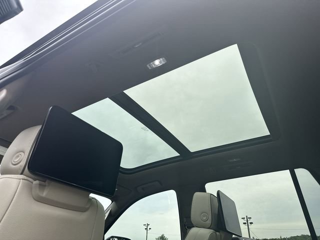Used 2025 GMC Yukon Denali w/ Denali Reserve Package AWD/4WD image 19