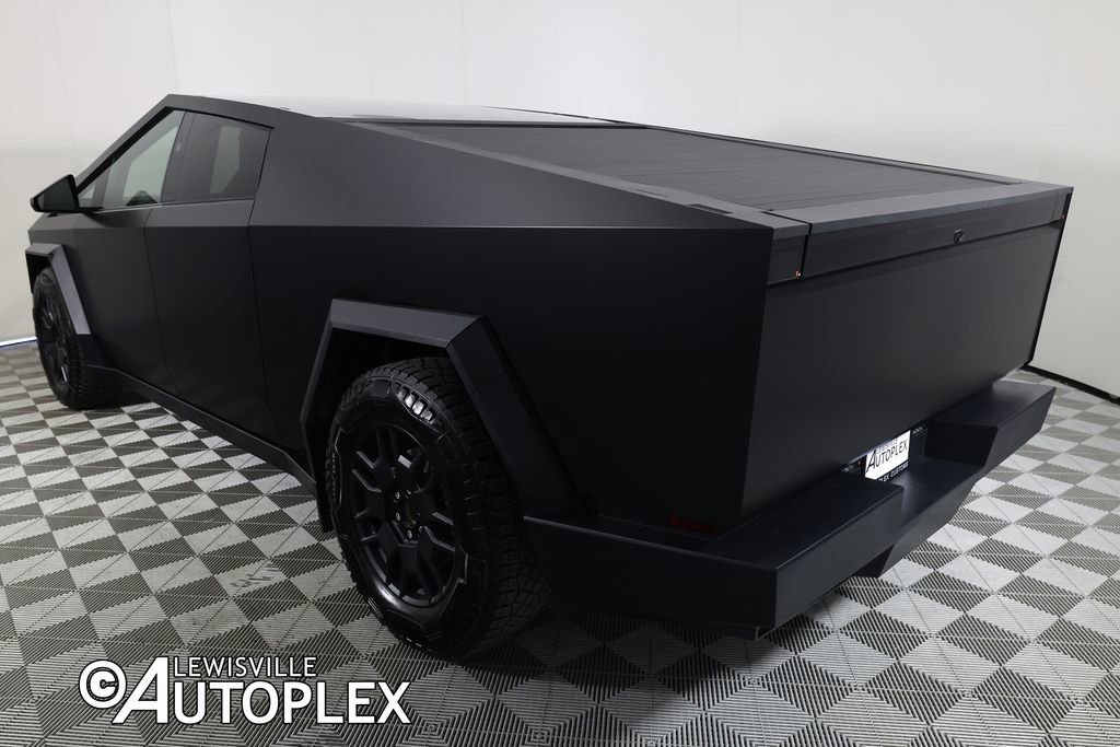 Used 2024 Tesla Cybertruck AWD Crew Cab image 12
