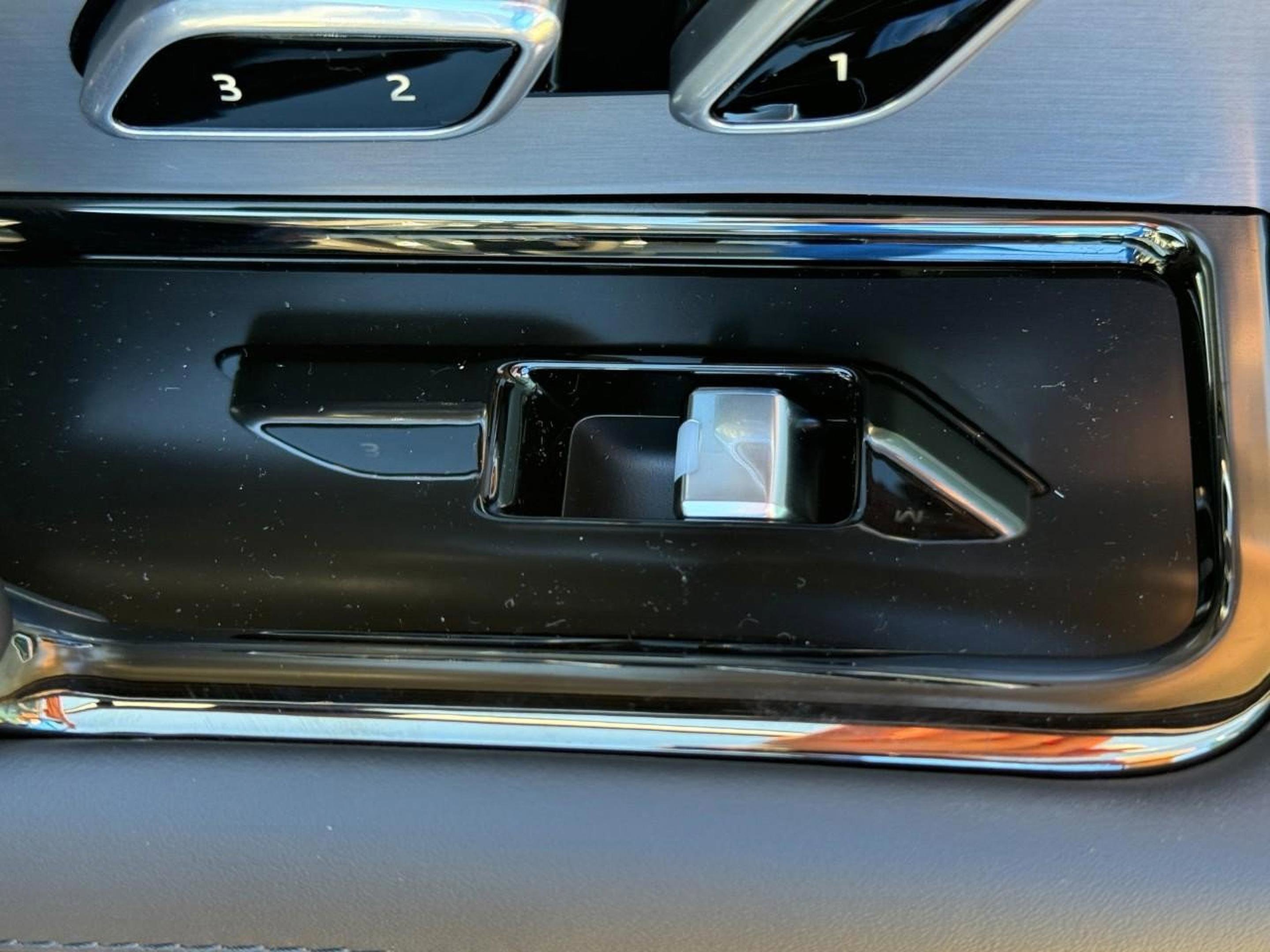 Used 2025 Land Rover Range Rover Sport SE image 21