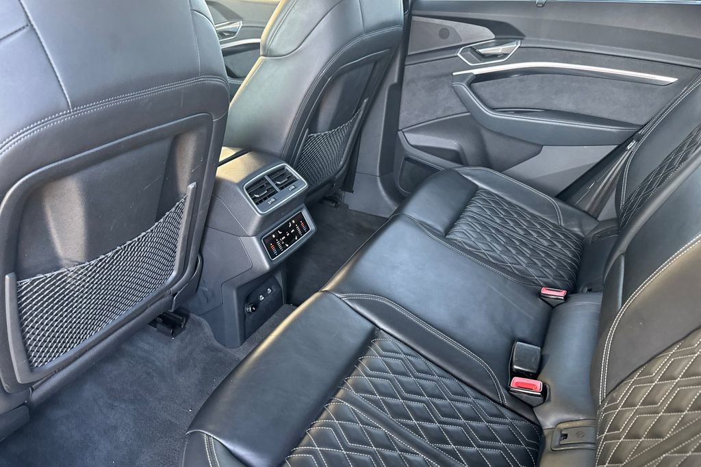 Used 2022 Audi e-tron S Prestige image 11