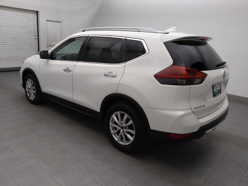 Used 2020 Nissan Rogue SV FWD image 3