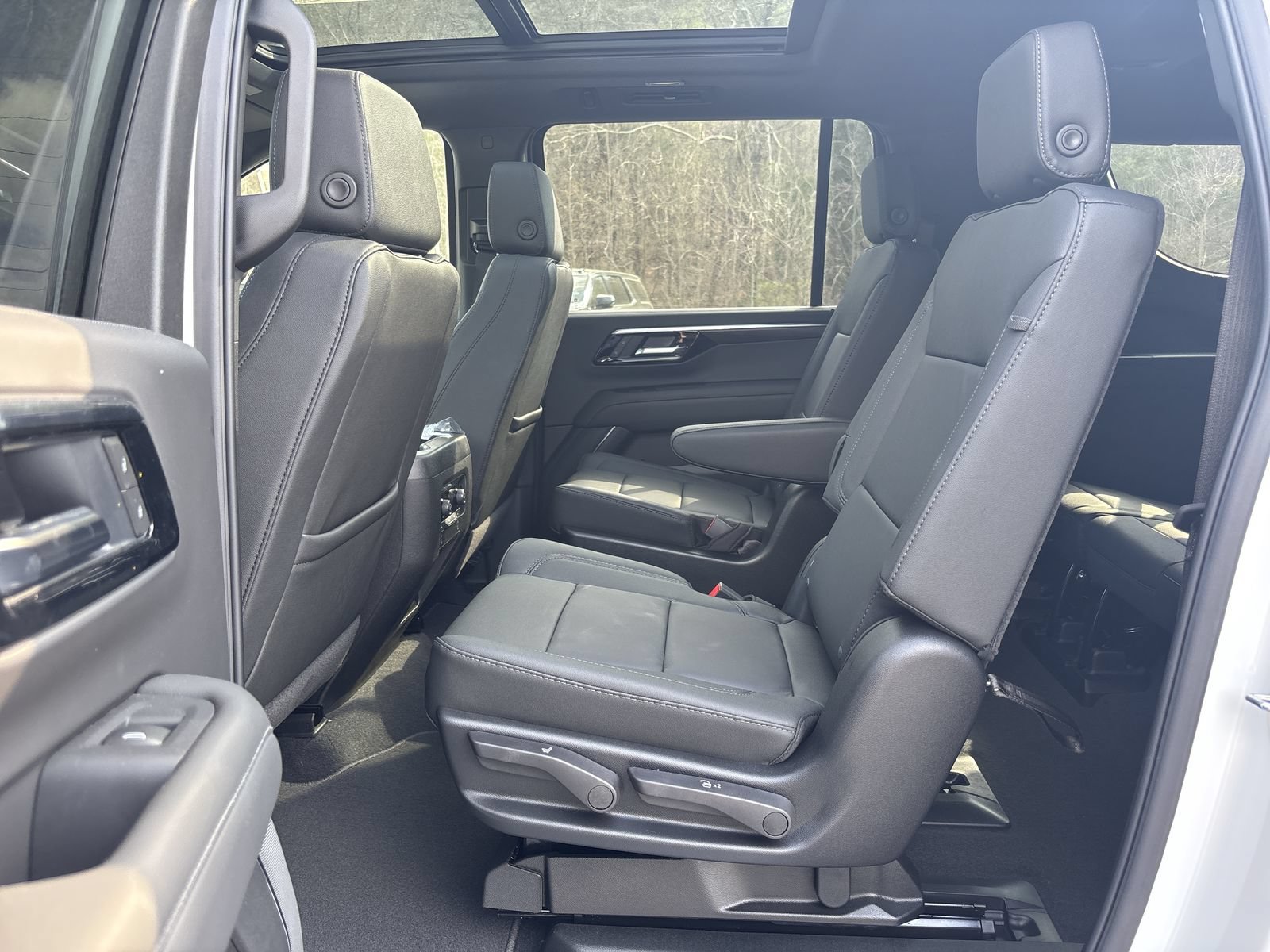 New 2026 Chevrolet Suburban Z71 w/ Comfort Package AWD/4WD image 22