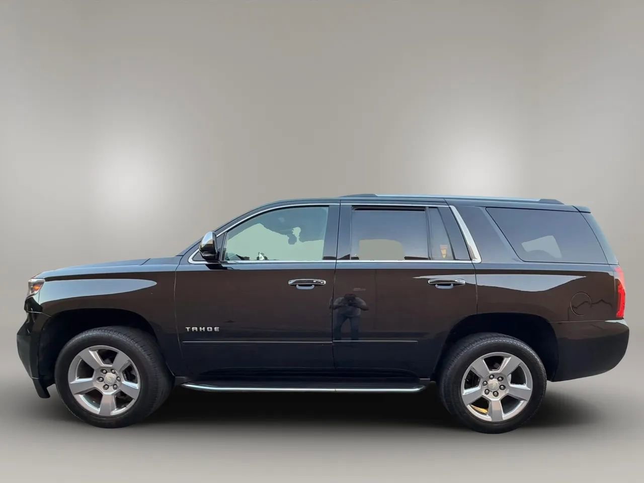 Used 2018 Chevrolet Tahoe Premier RWD image 9