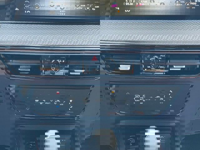 New 2025 Nissan Kicks SR image 25