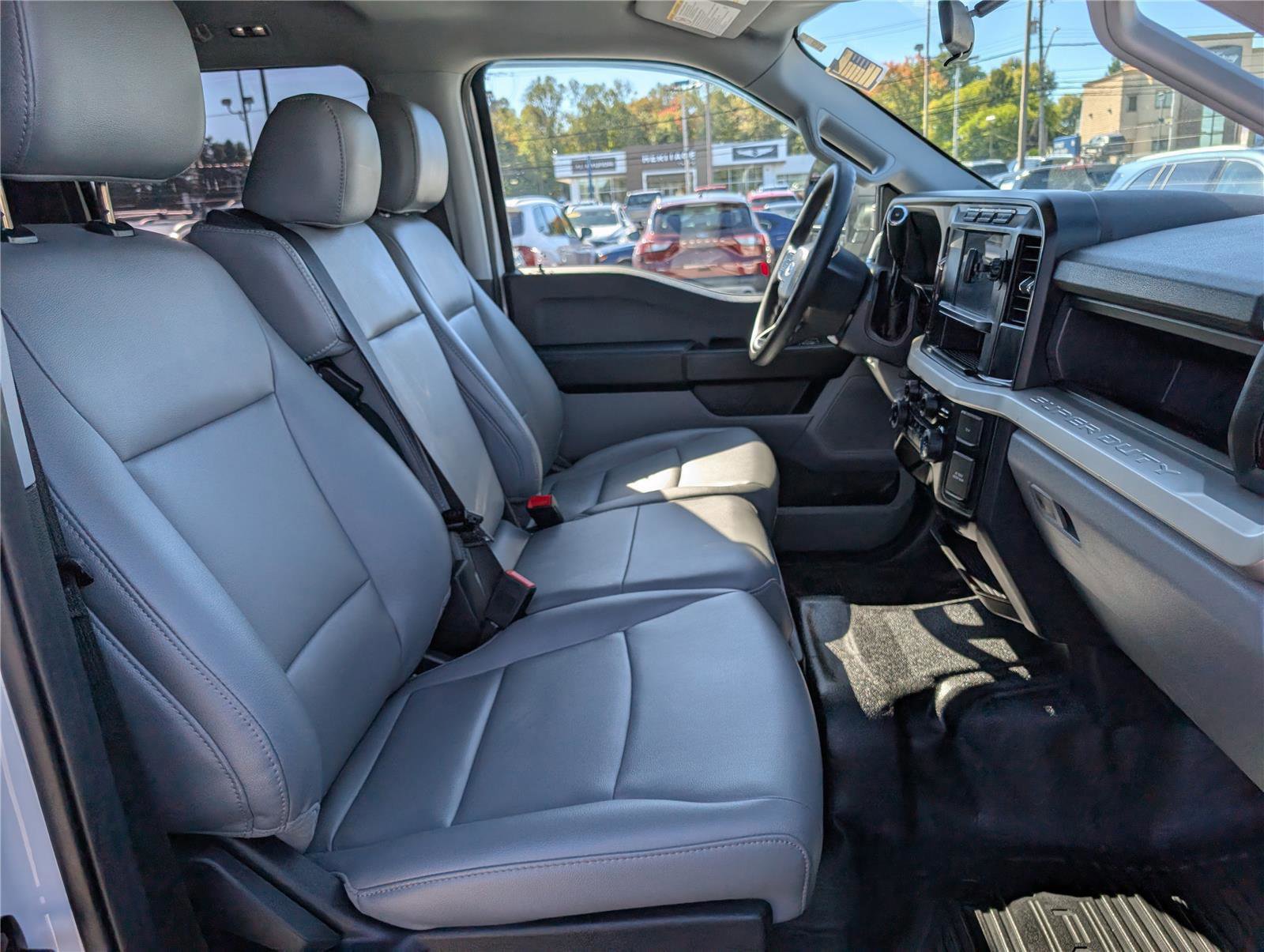 Used 2024 Ford F550 4x4 Crew Cab Super Duty image 12