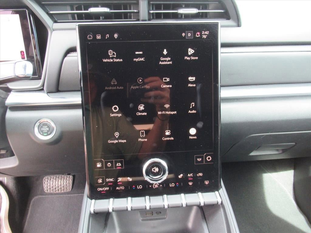 Used 2025 GMC Terrain Elevation w/ Elevation Premium Package AWD/4WD image 26
