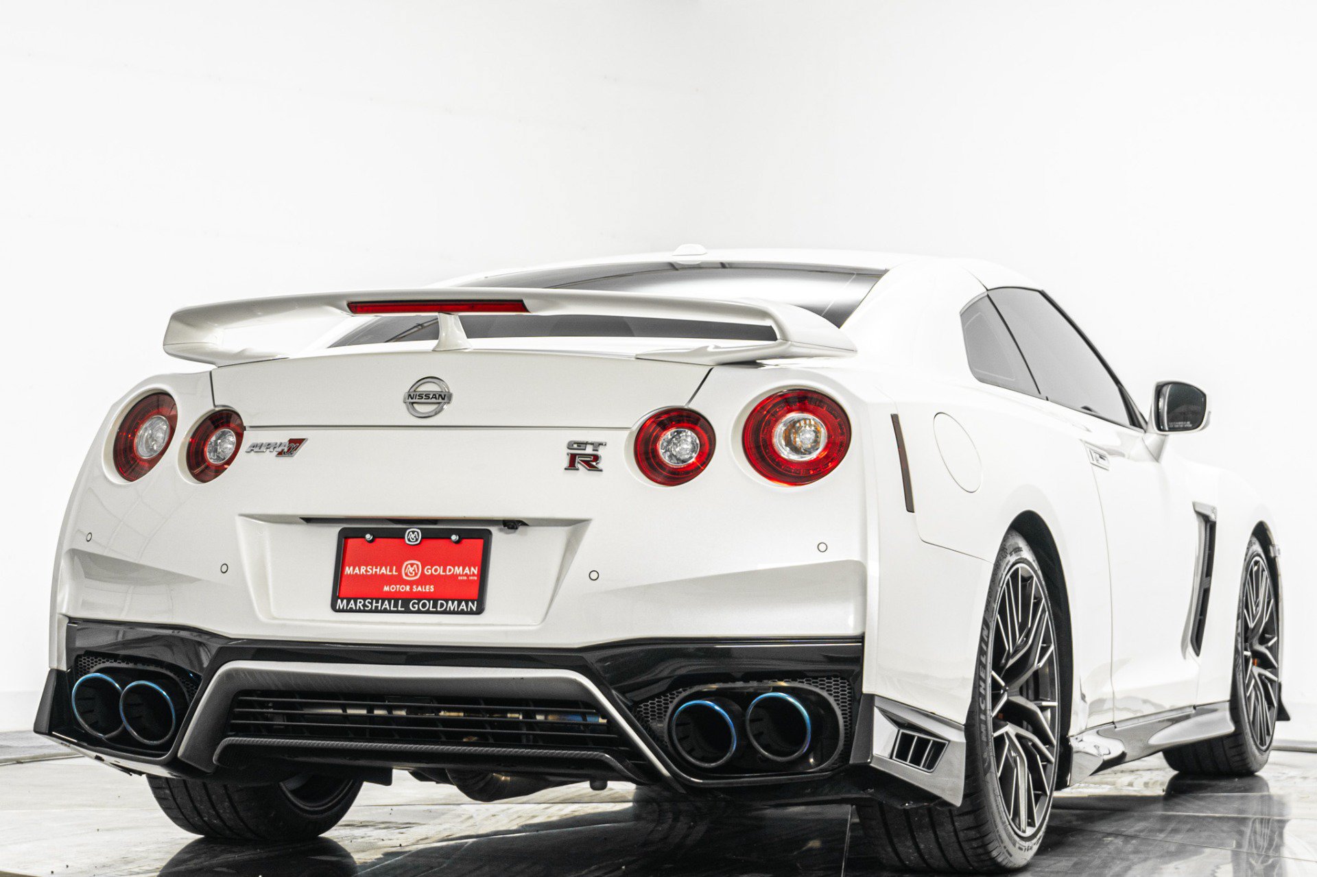 Used 2021 Nissan GT-R Premium AWD/4WD image 9