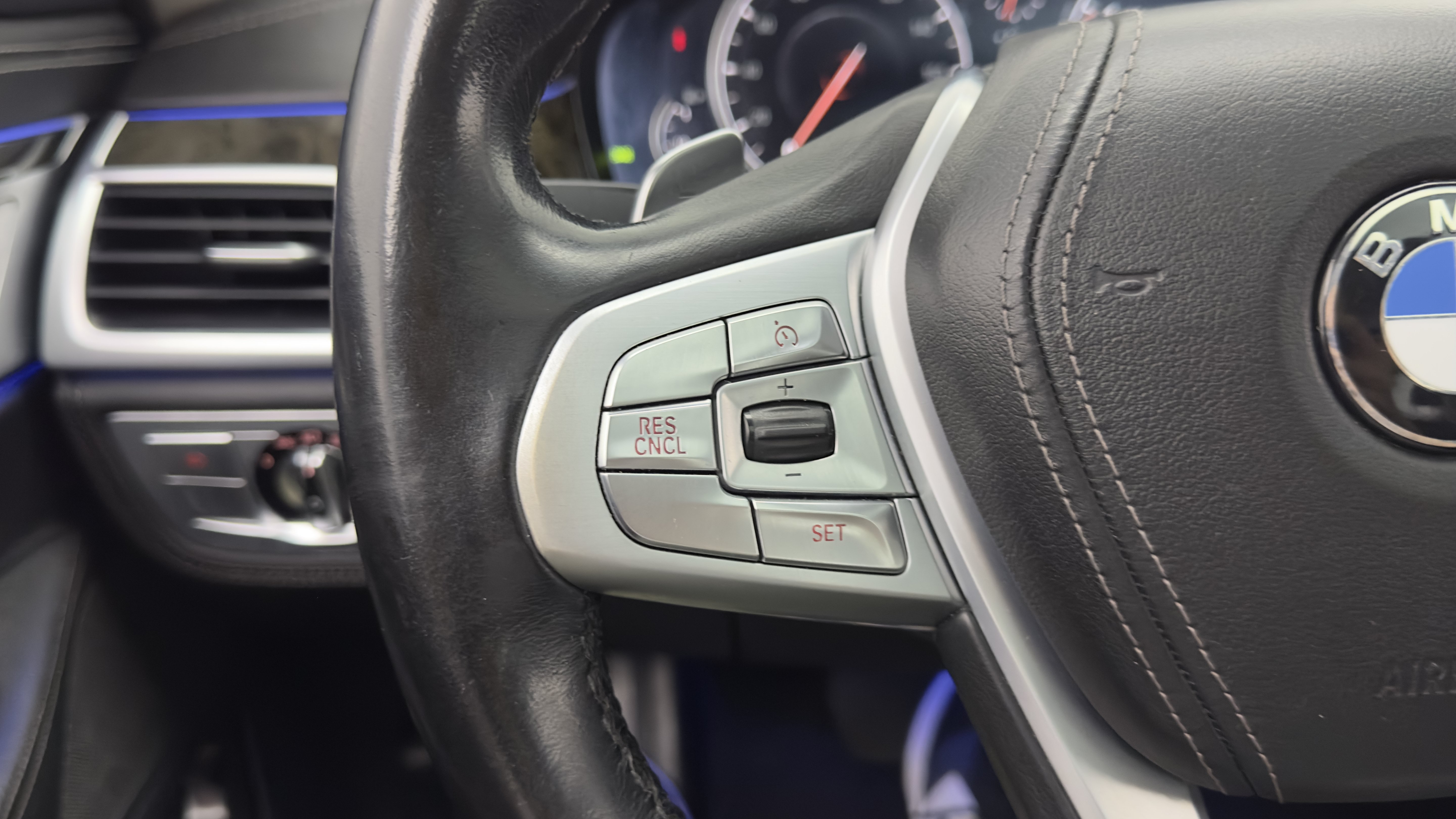 Used 2018 BMW 740i RWD image 28