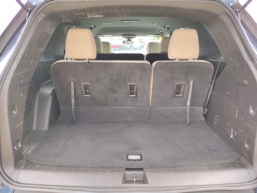 Used 2023 Chevrolet Traverse LS w/ Safety Package image 9