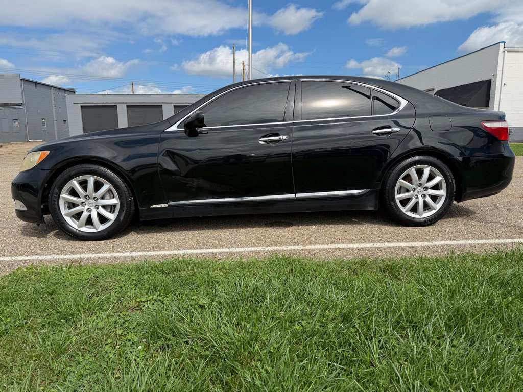 Used 2007 Lexus LS 460 w/ Comfort Pkg RWD image 8