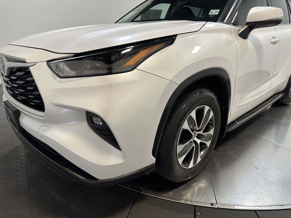 Certified 2022 Toyota Highlander XLE image 7