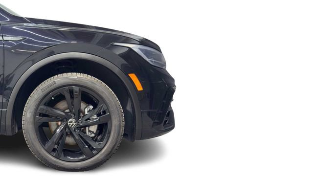 Used 2024 Volkswagen Tiguan SE R-Line image 8