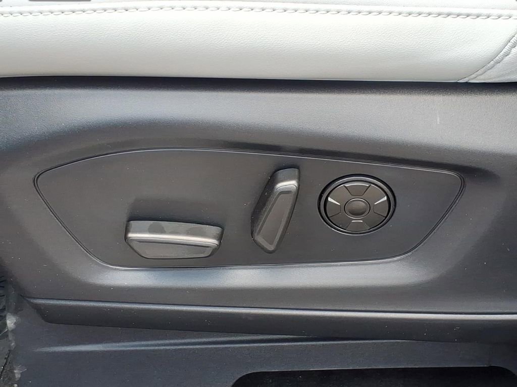 New 2026 Ford Explorer Platinum AWD/4WD image 18