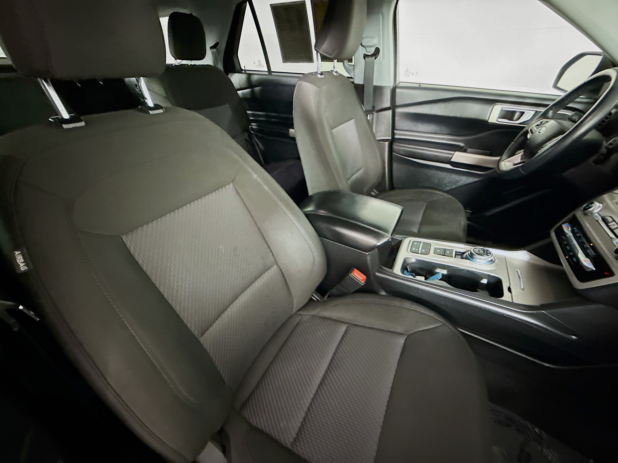 Used 2023 Ford Explorer XLT RWD image 35