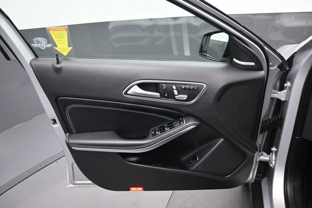 Used 2020 Mercedes-Benz GLA 250 4MATIC image 9