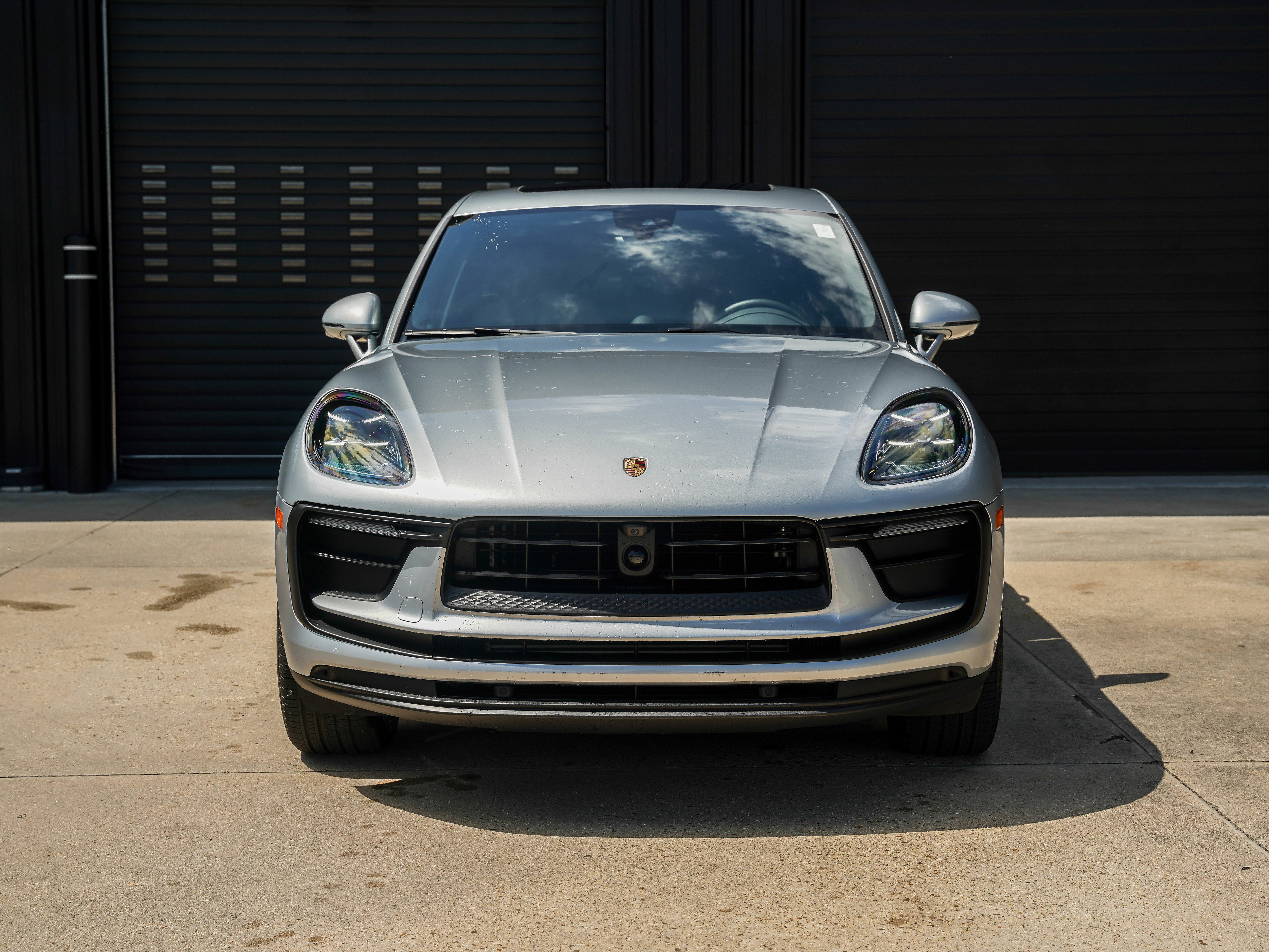 Certified 2025 Porsche Macan image 6
