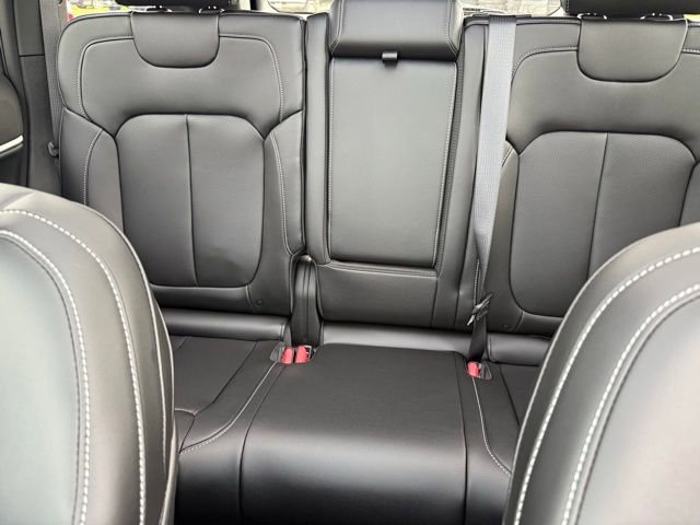 New 2025 Jeep Grand Cherokee Limited w/ Luxury Tech Group II image 25