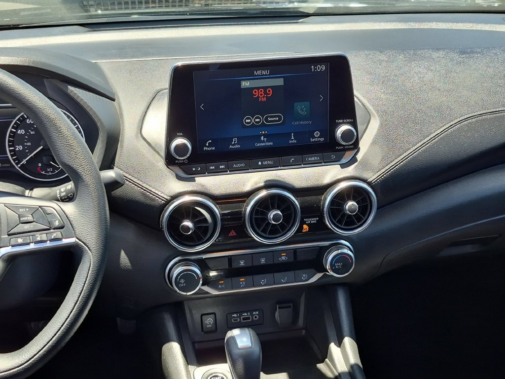 Used 2025 Nissan Sentra SV FWD image 19
