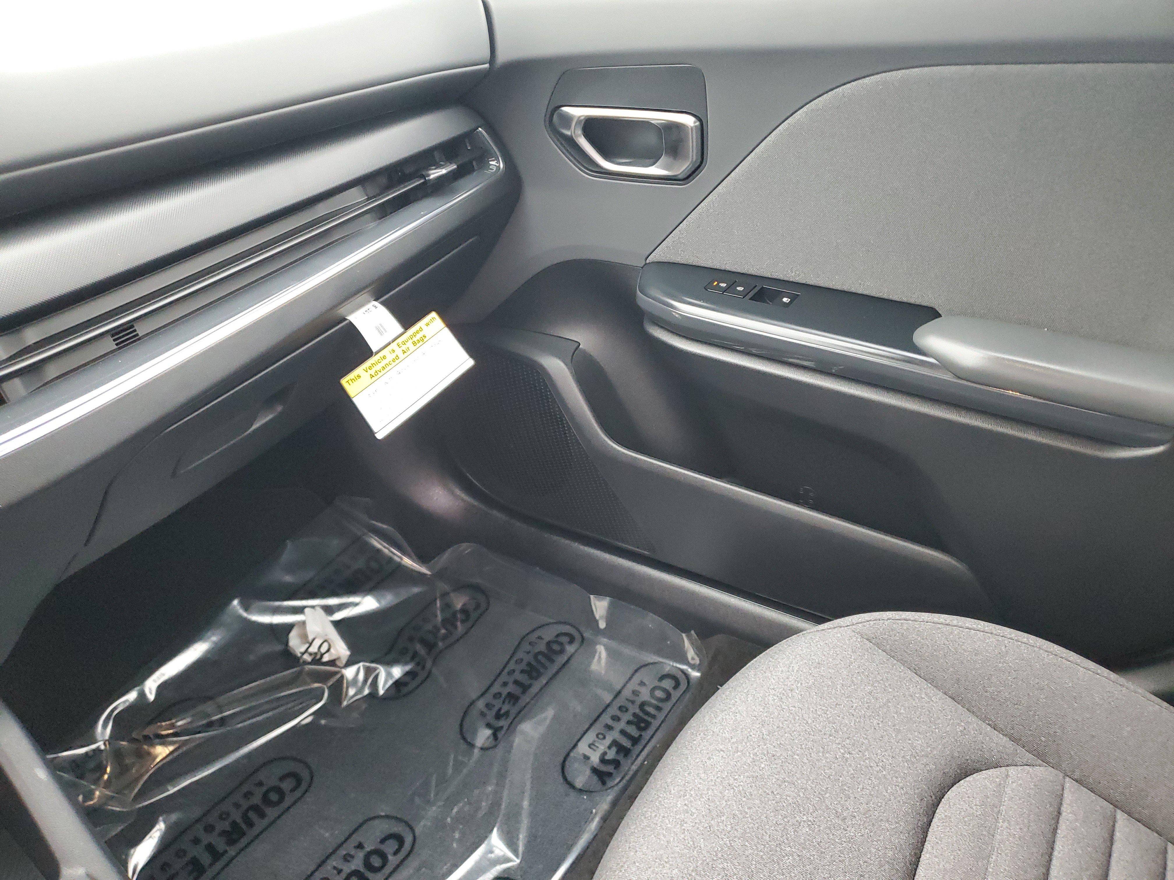 Used 2025 Kia K4 EX image 25