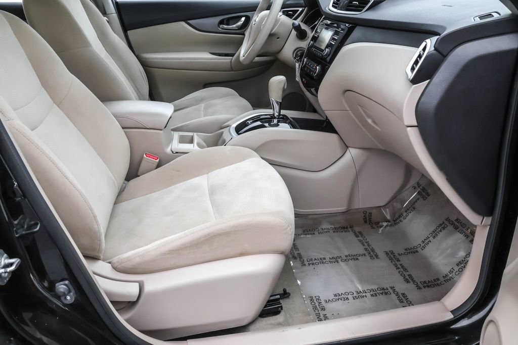 Used 2015 Nissan Rogue S image 33