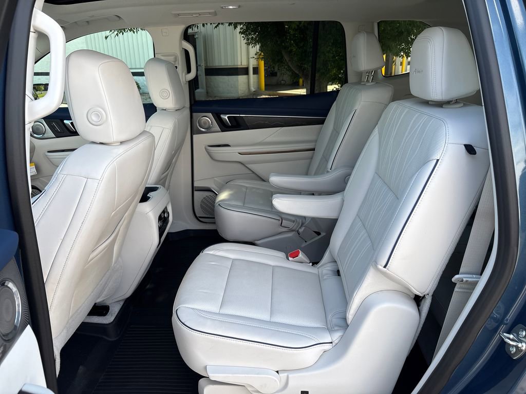 Certified 2026 Buick Enclave Avenir w/ Super Cruise Package FWD image 38