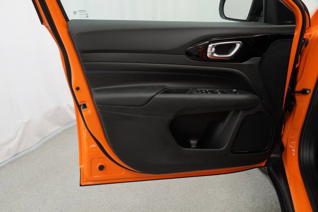 New 2026 Jeep Compass Latitude image 29