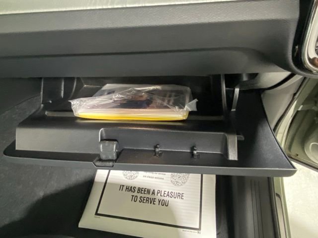 Certified 2024 Volvo XC40 B5 Plus w/ Protection Package Premier image 30