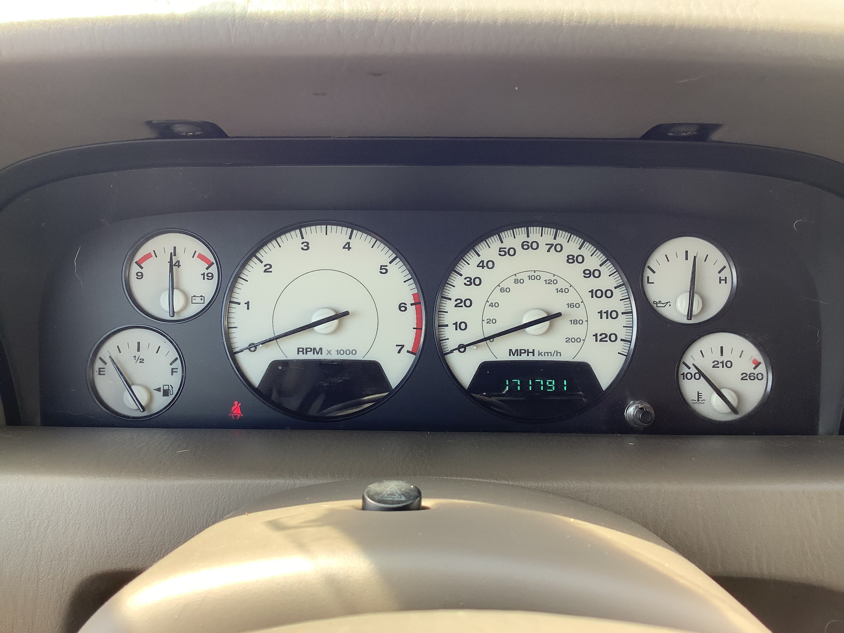 Used 2004 Jeep Grand Cherokee Limited w/ Trailer Tow Group IV AWD/4WD image 13