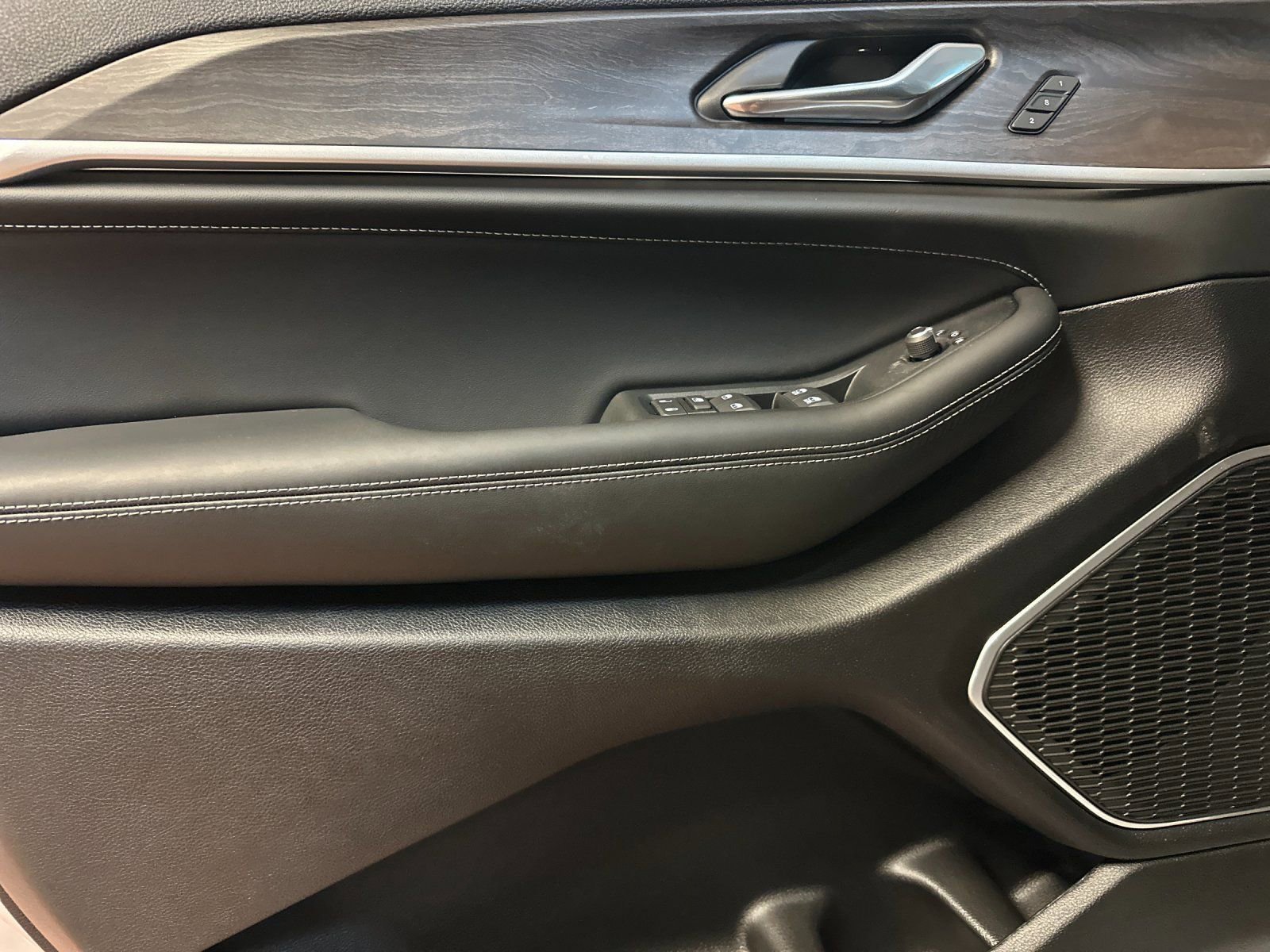 New 2026 Jeep Grand Cherokee Limited image 10