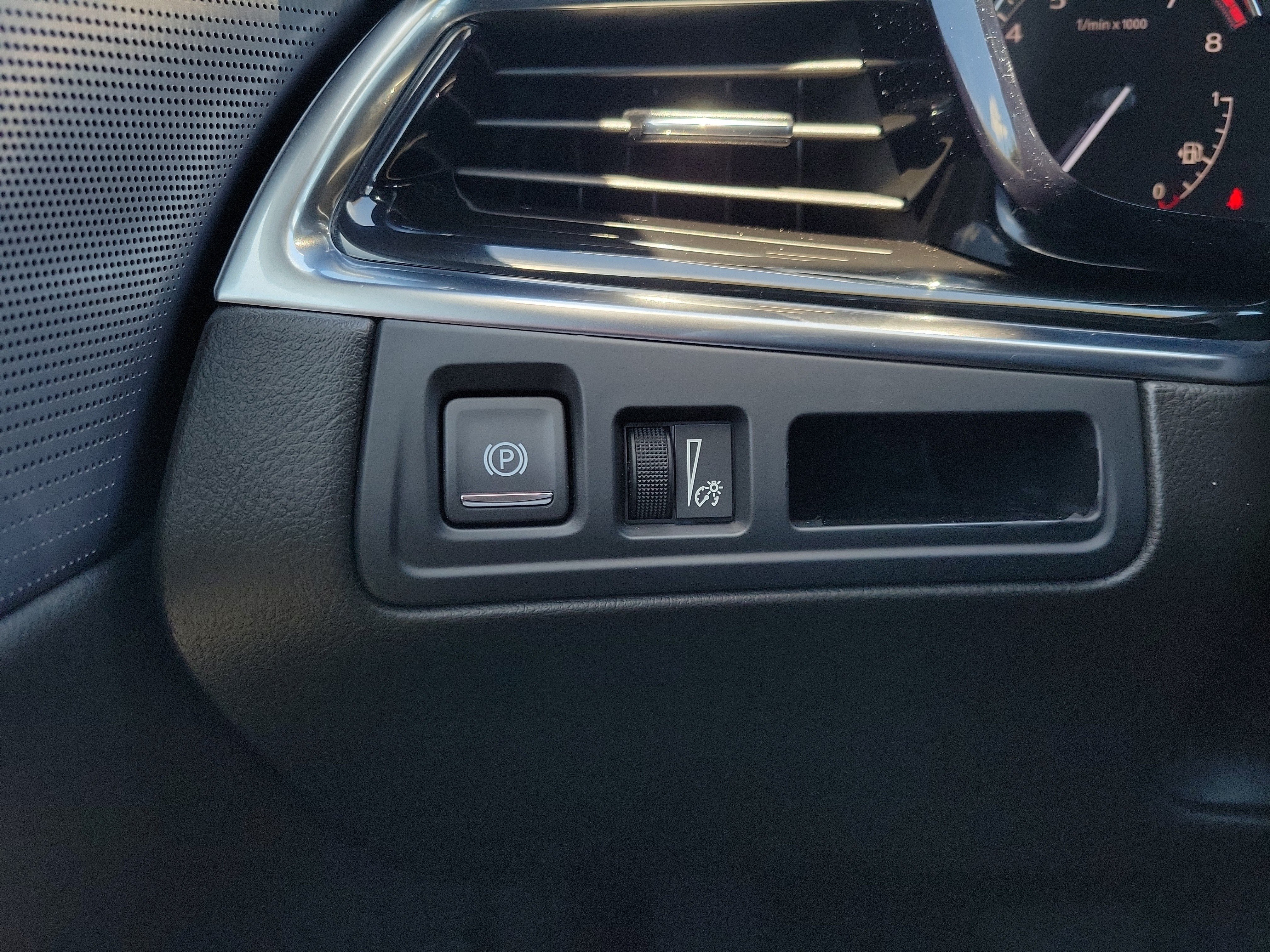 Certified 2023 Cadillac XT6 Premium Luxury AWD/4WD image 27