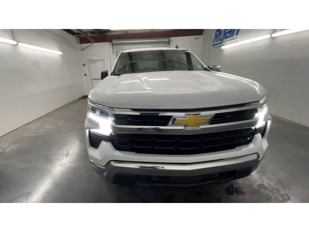 Used 2023 Chevrolet Silverado 1500 LT image 3