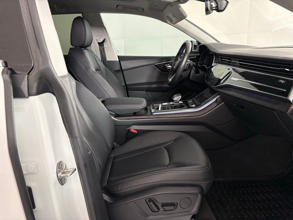 Used 2023 Audi Q8 Premium AWD/4WD image 43