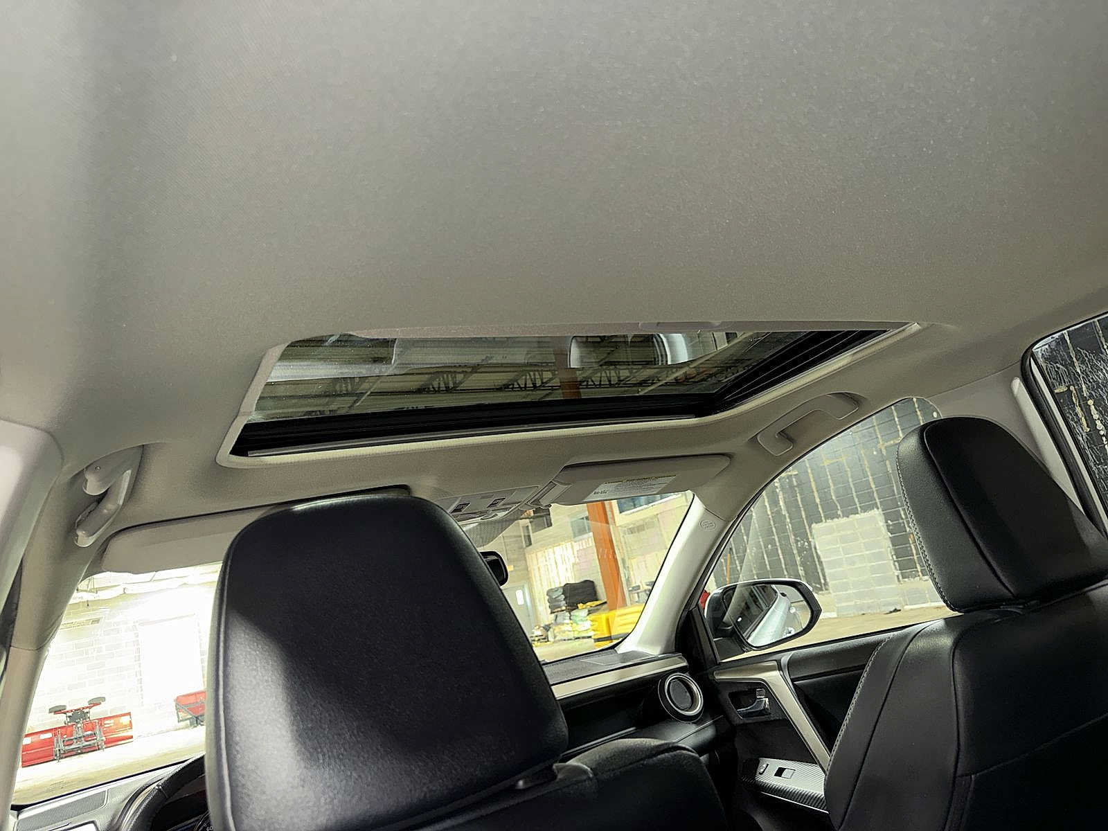Used 2015 Toyota RAV4 Limited AWD/4WD image 25