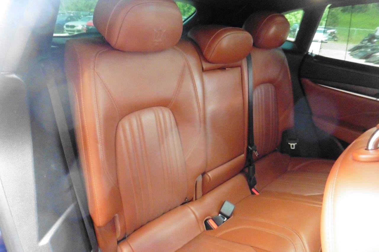Used 2019 Maserati Levante GranLusso AWD/4WD image 20