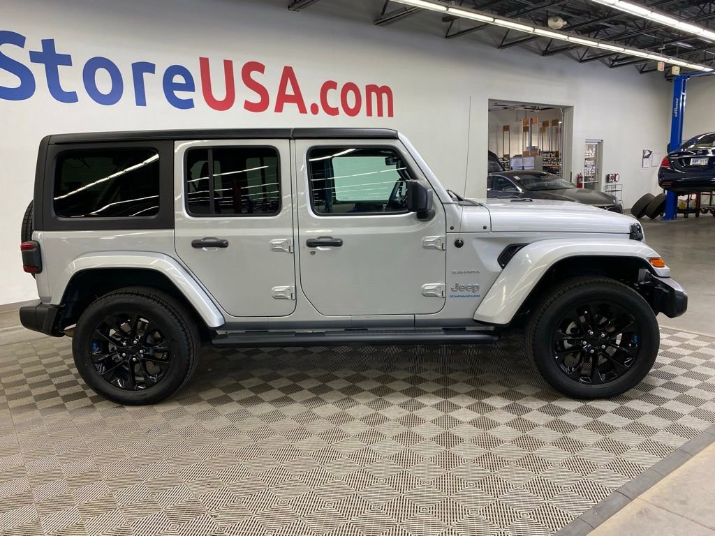 Used 2023 Jeep Wrangler Unlimited Sahara image 16