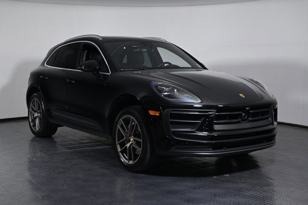 Certified 2024 Porsche Macan image 9