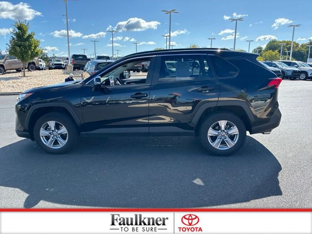 Used 2025 Toyota RAV4 XLE AWD/4WD image 16