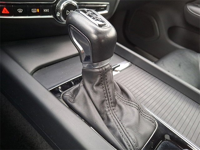 Used 2020 Volvo S60 T6 Momentum image 14