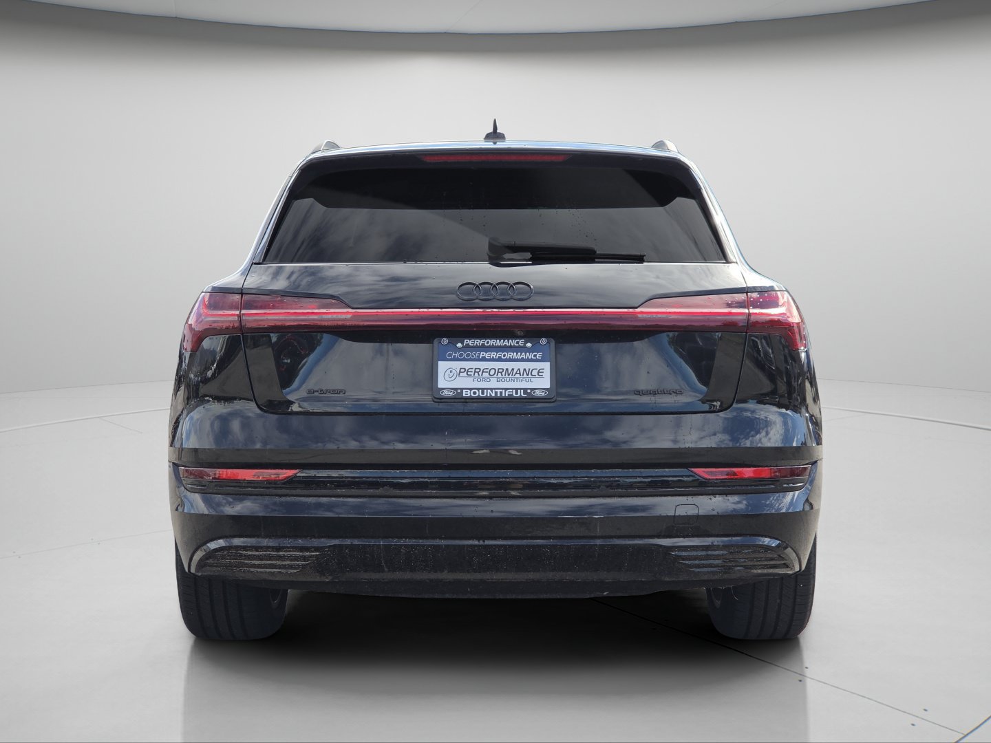 Used 2022 Audi e-tron Premium w/ Convenience Plus Package AWD/4WD image 21