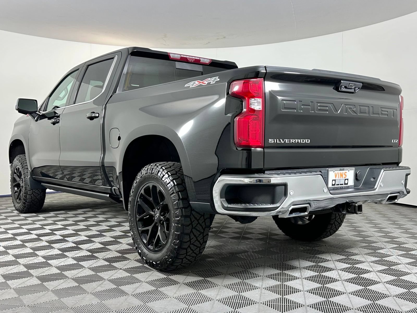 Used 2023 Chevrolet Silverado 1500 LTZ w/ Technology Package AWD/4WD image 41