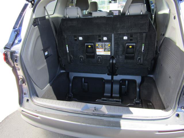 Used 2022 Toyota Sienna LE AWD/4WD image 16