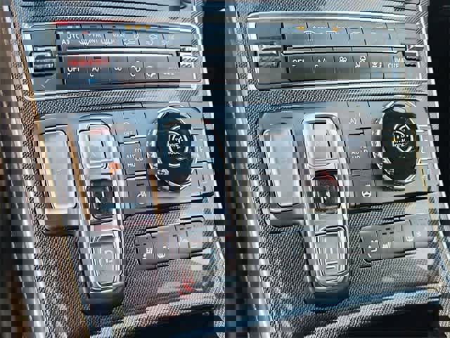 Certified 2022 Hyundai Santa Fe Limited image 33