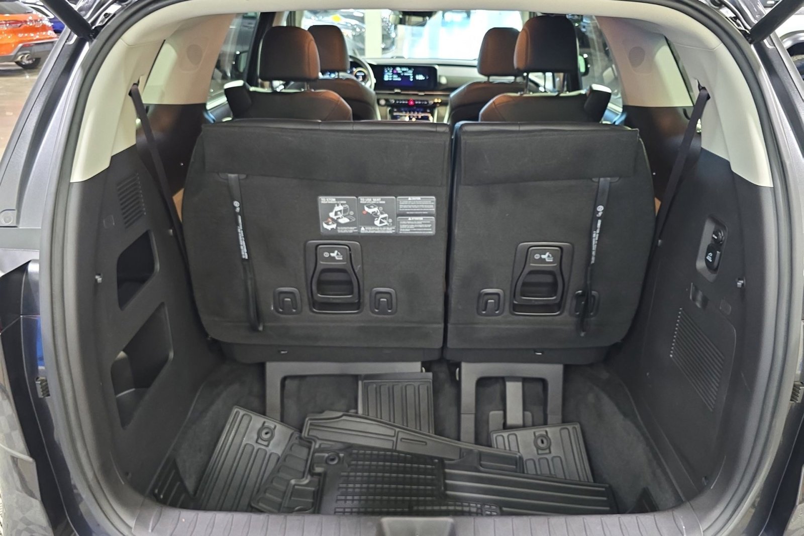 Used 2023 Kia Carnival SX image 34
