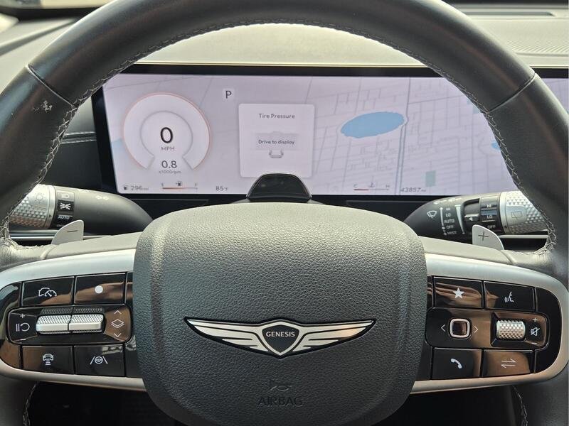 Used 2025 Genesis GV80 2.5T Standard AWD/4WD image 33