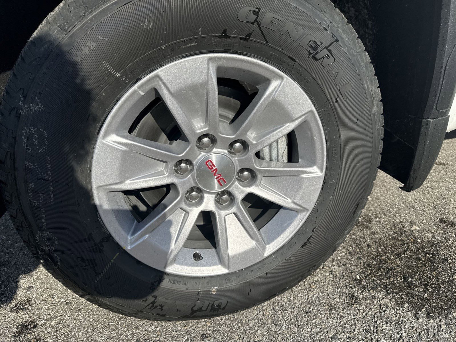 New 2026 GMC Sierra 1500 SLE image 10