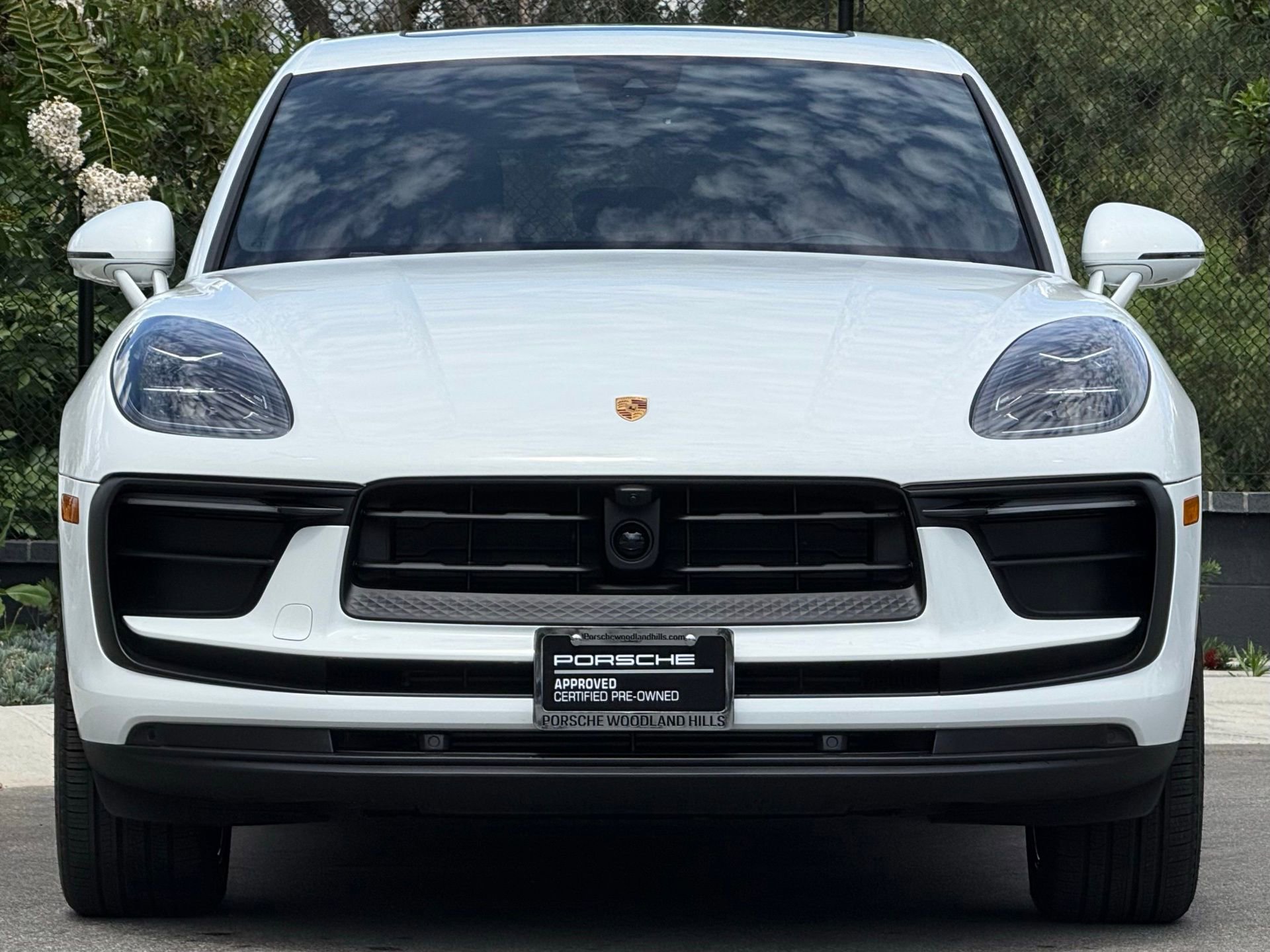 Certified 2025 Porsche Macan image 10