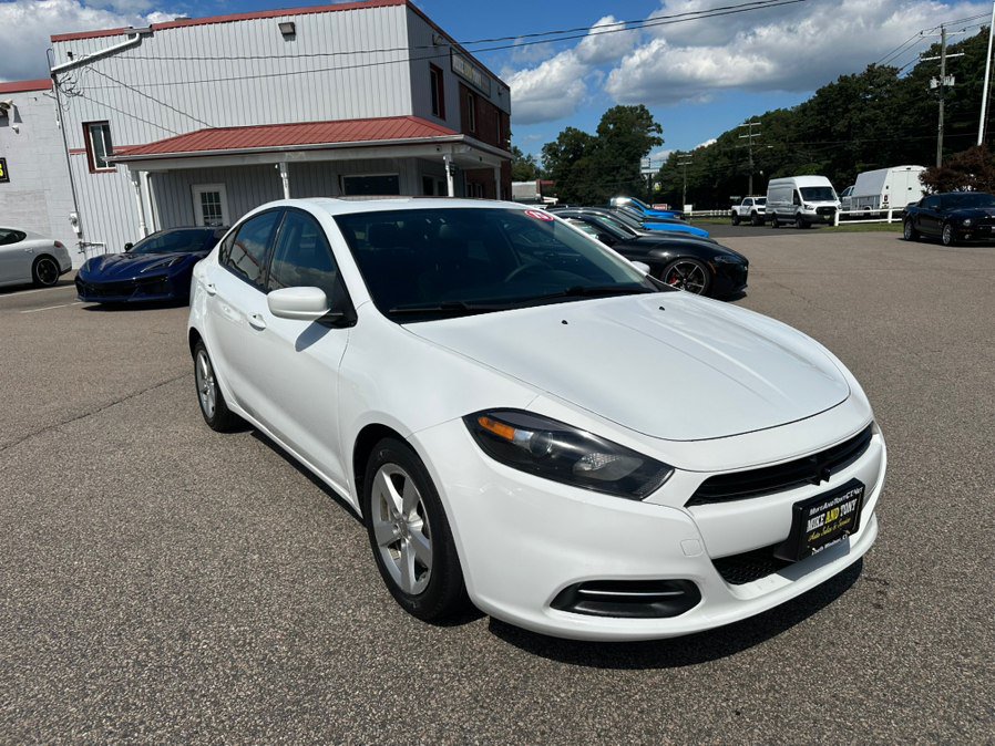 Used 2015 Dodge Dart SXT w/ Sun/Sound Group FWD image 3