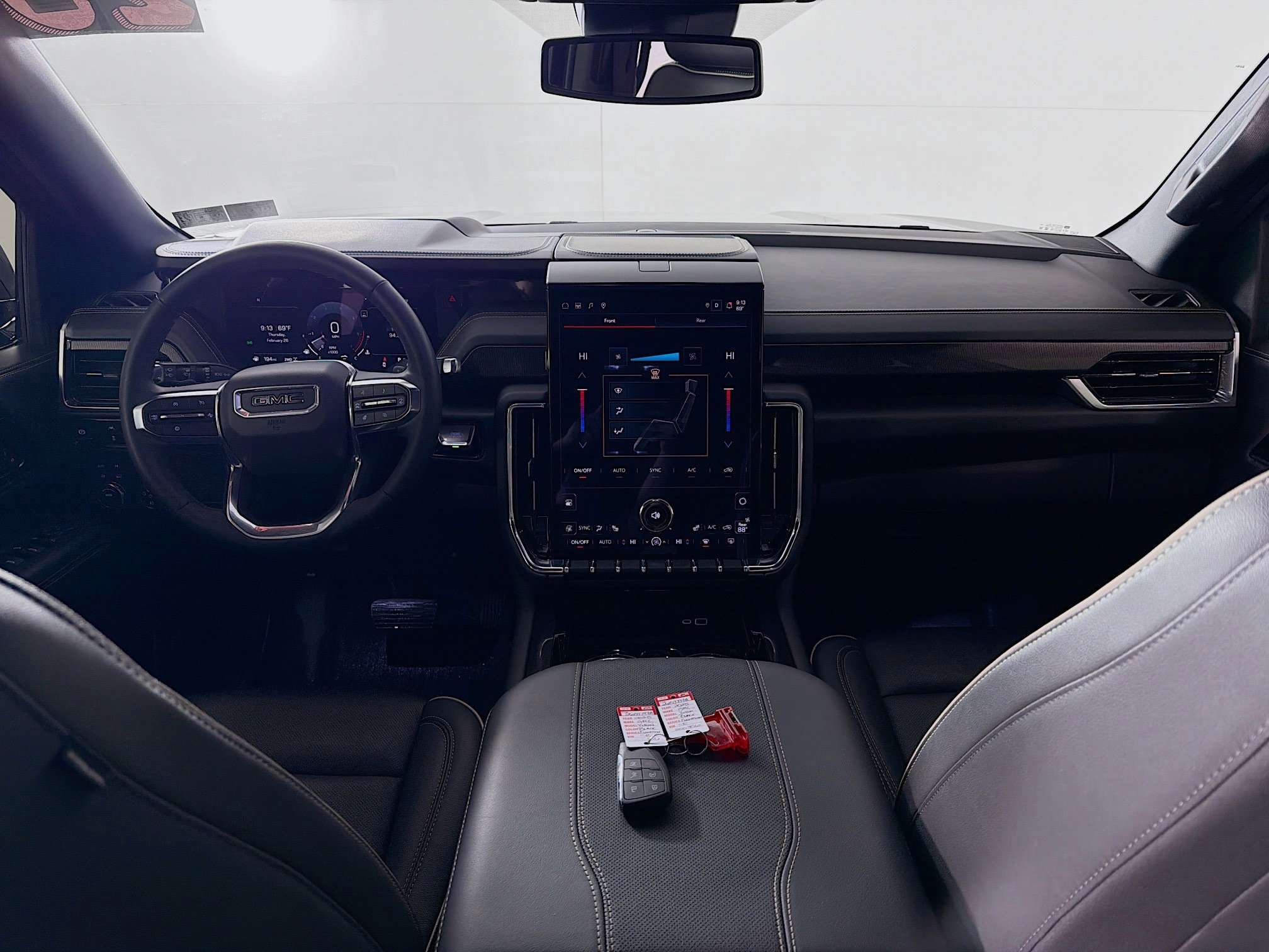 Used 2025 GMC Yukon XL Elevation image 24