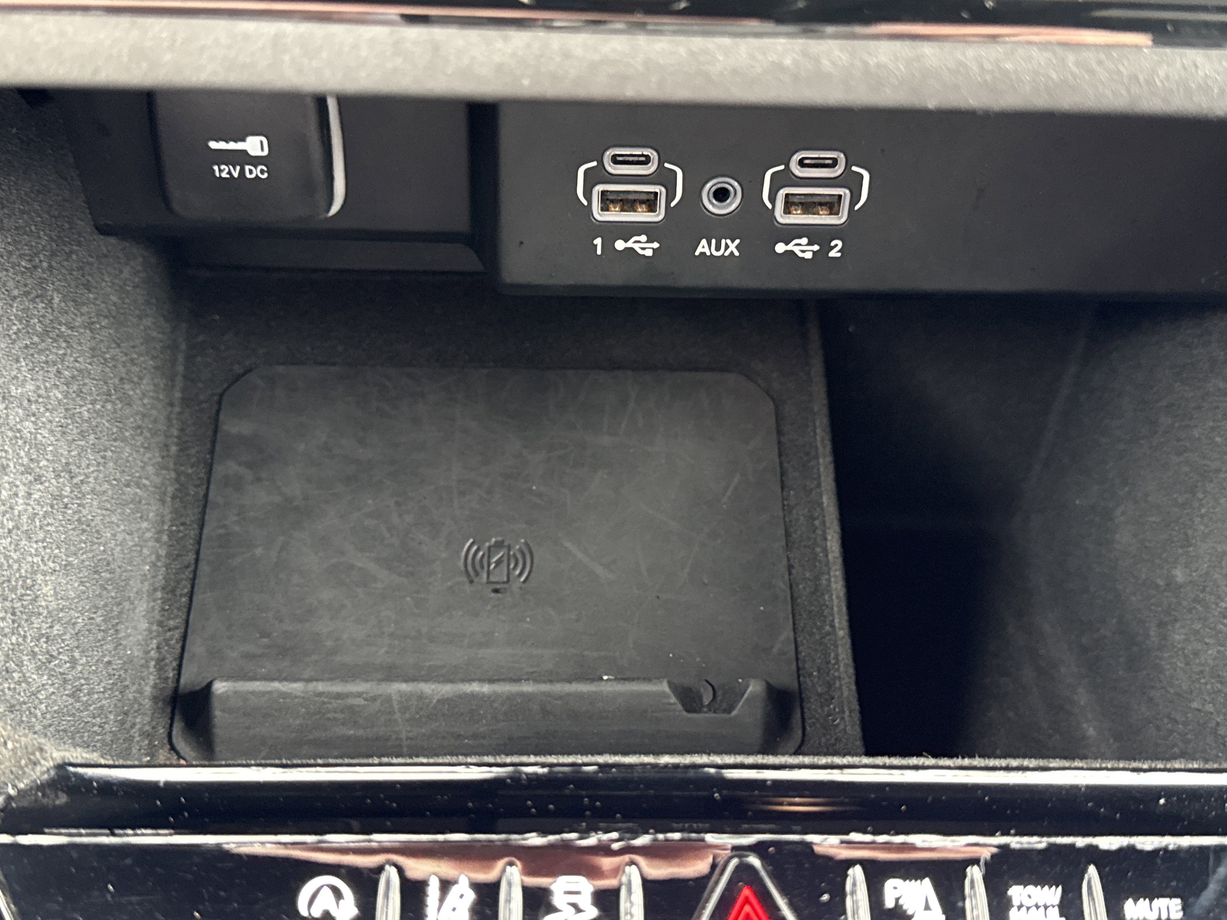 Used 2023 Jeep Wagoneer L Series III w/ Preferred Equipment Group image 26